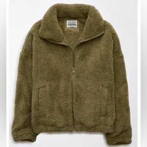 AE Zip-Up Bear Hug Sherpa
Sweatshirt